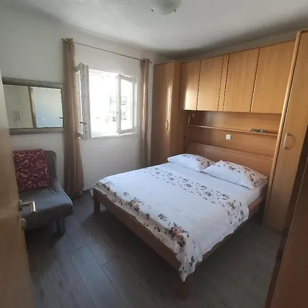 Apartment Radalj *